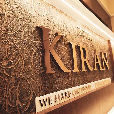 Hotel Kiran Miraj Exterior foto