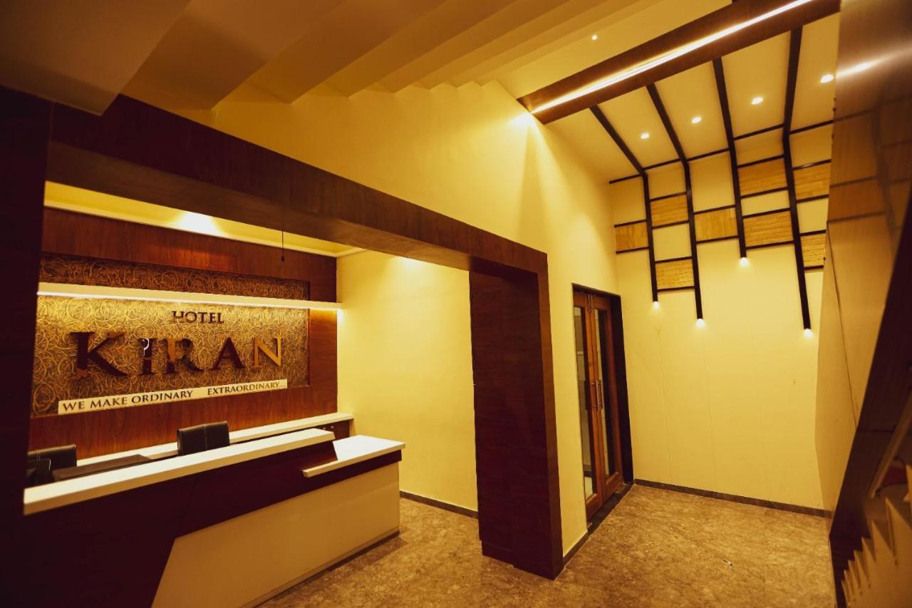Hotel Kiran Miraj Exterior foto